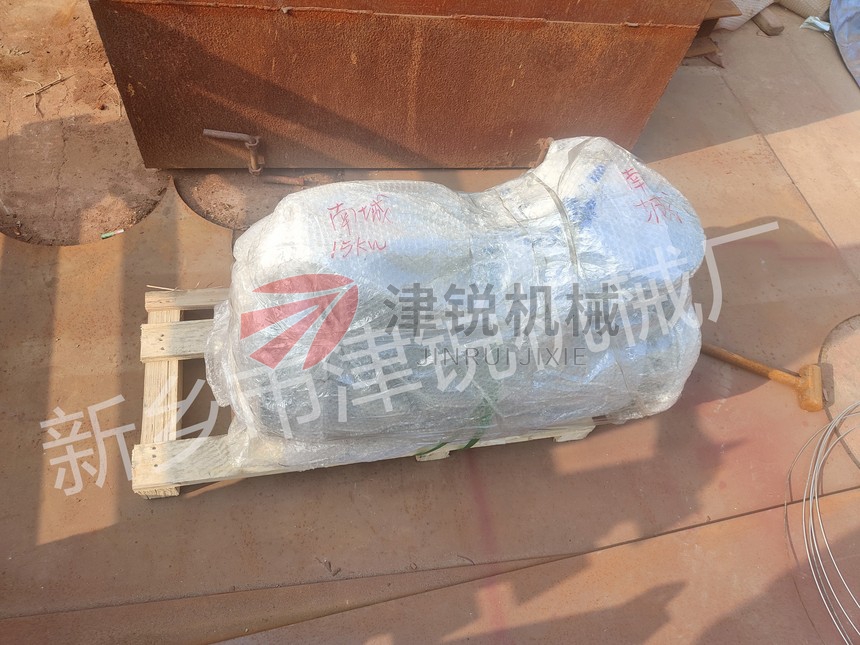 江西大傾角皮帶輸送機發貨裝車現場圖-7