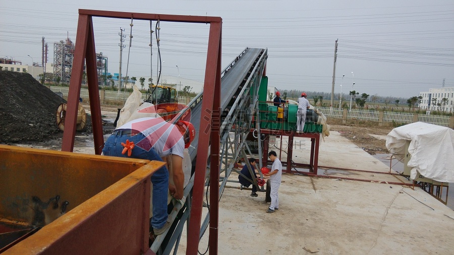 大豐輸送機(jī)安裝現(xiàn)場(chǎng)-4 大豐輸送機(jī)安裝現(xiàn)場(chǎng)-4