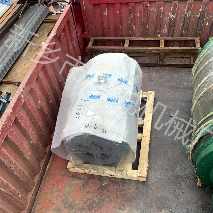 安徽封閉式大傾角皮帶機，振動給料機發貨現場-3