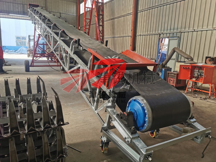 出口尼羅河的移動式皮帶機發貨前試機現場-1 出口尼羅河的移動式皮帶機發貨前試機現場-1